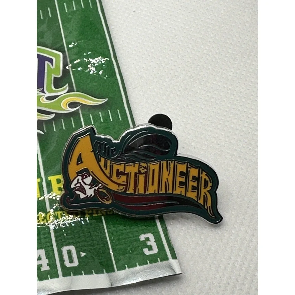 Disney pin Auctioneer Fantasyland Football Pirates of Caribbean NEW AUTHENTIC